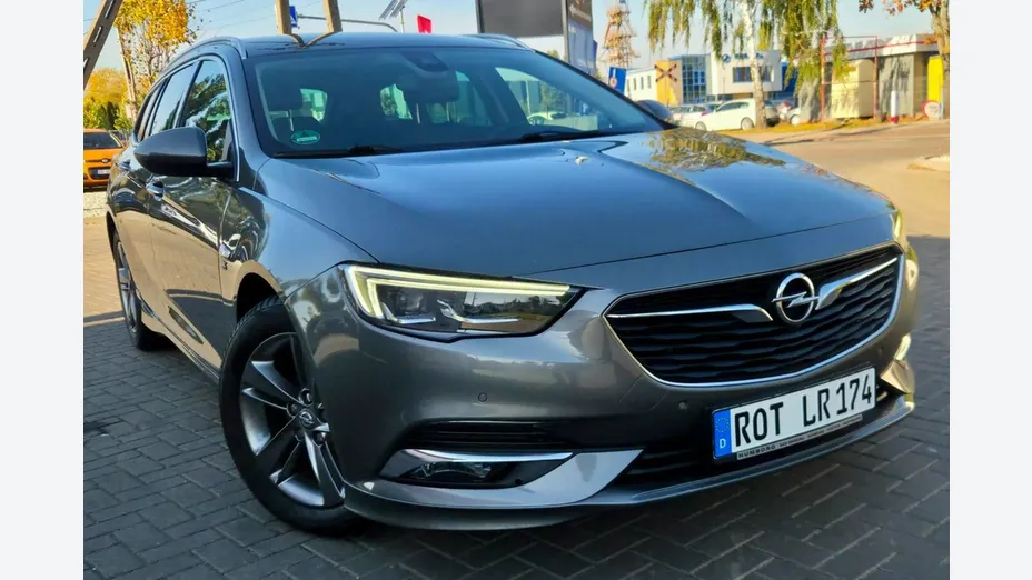 OPEL Insignia -