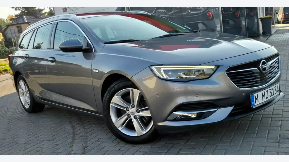 OPEL Insignia -