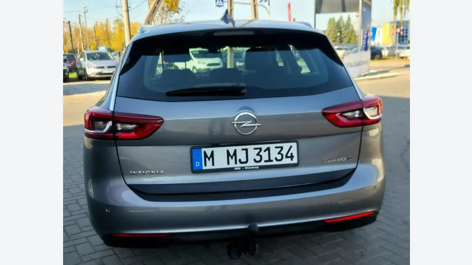 OPEL Insignia -