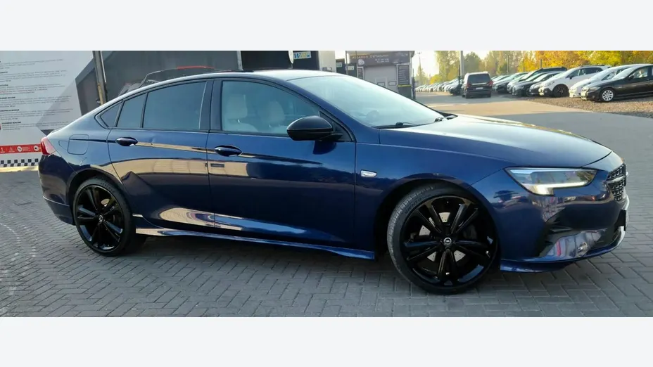 OPEL Insignia -