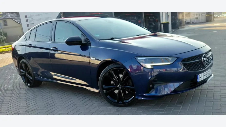 OPEL Insignia -