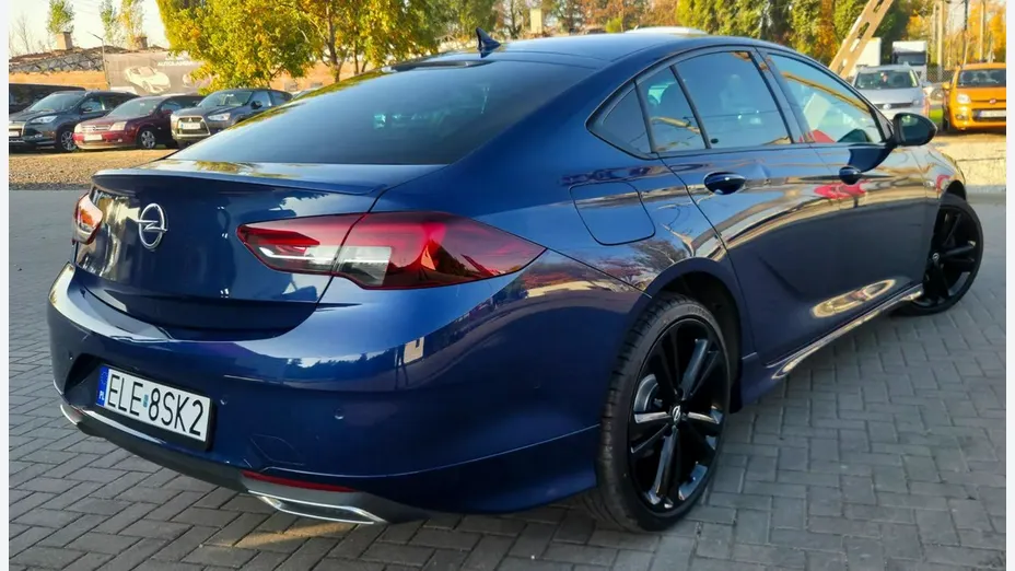 OPEL Insignia -