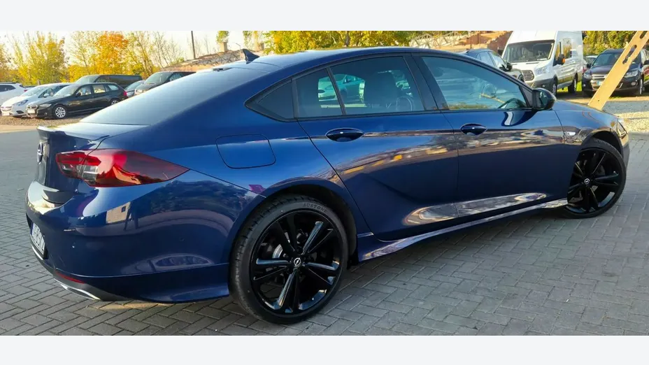 OPEL Insignia -