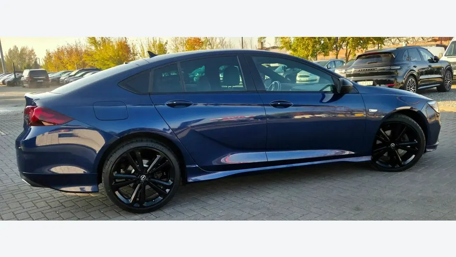 OPEL Insignia -
