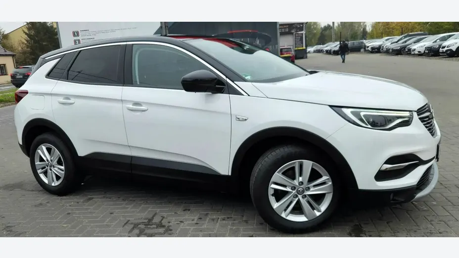 OPEL Grandland X -