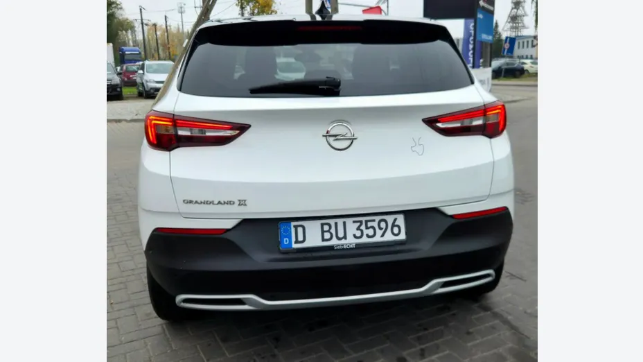OPEL Grandland X -