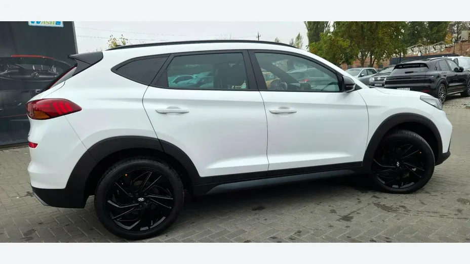 HYUNDAI Tucson -