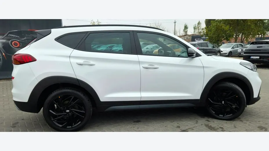 HYUNDAI Tucson -