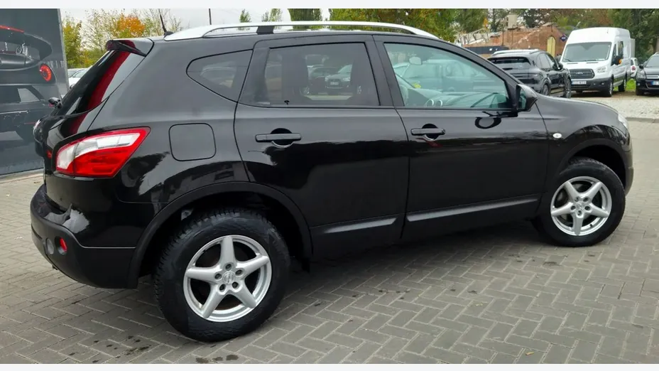 NISSAN Qashqai -