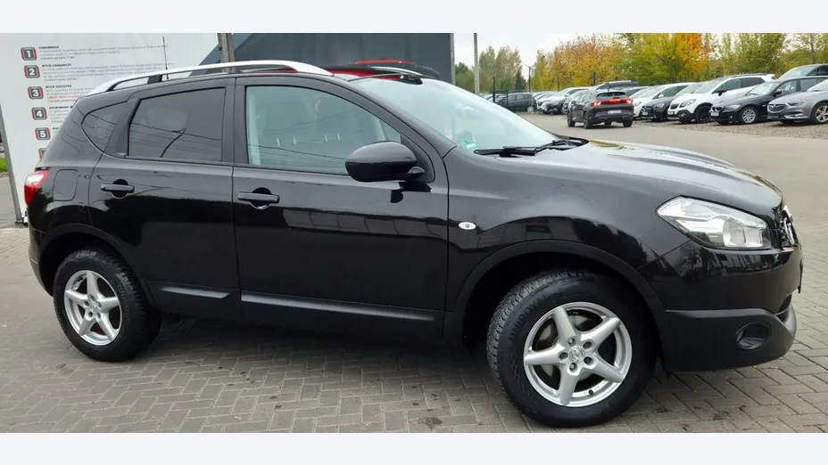 NISSAN Qashqai -