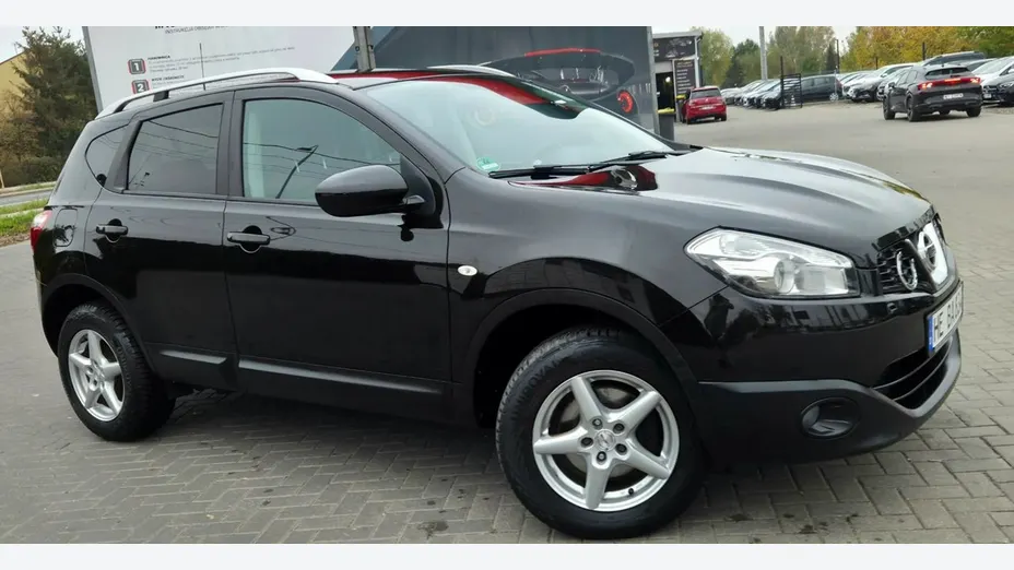 NISSAN Qashqai -