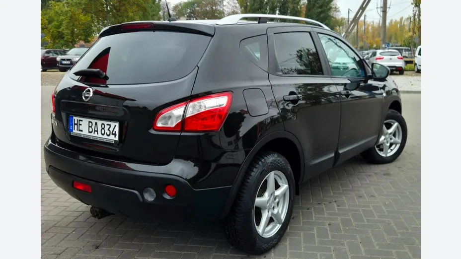 NISSAN Qashqai -