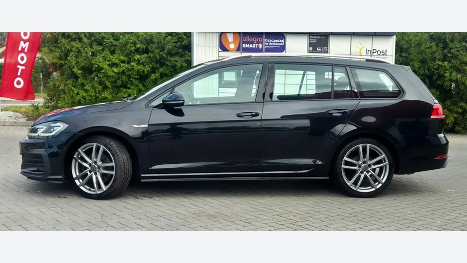 VOLKSWAGEN Golf -