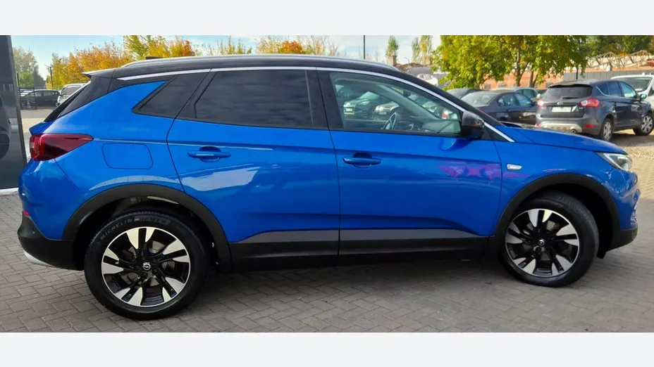 OPEL Grandland X -