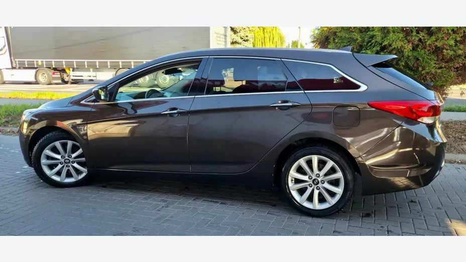 HYUNDAI i40 -