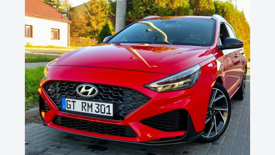 HYUNDAI i30 -