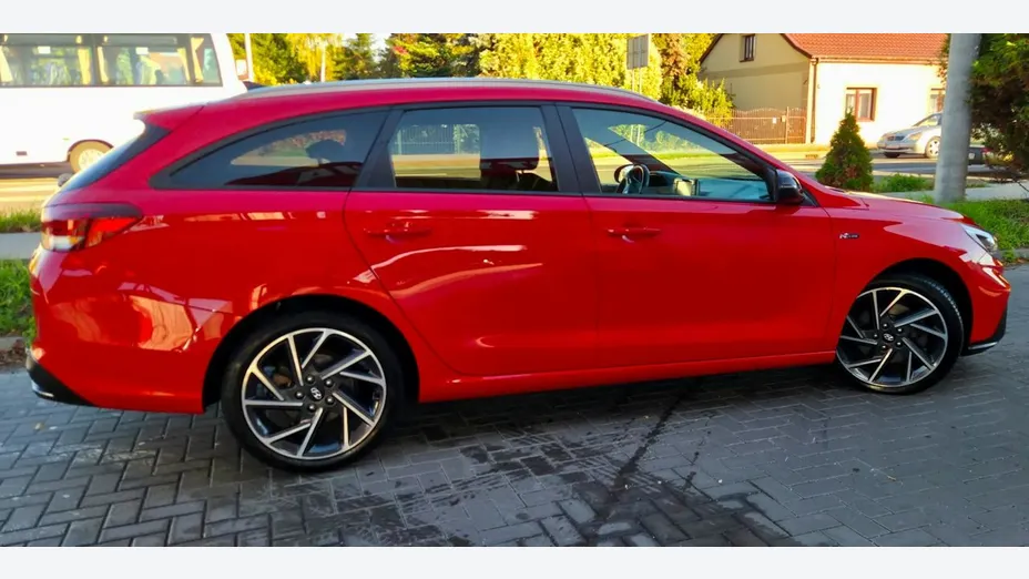 HYUNDAI i30 -