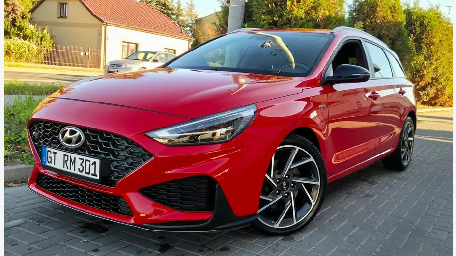 HYUNDAI i30 -