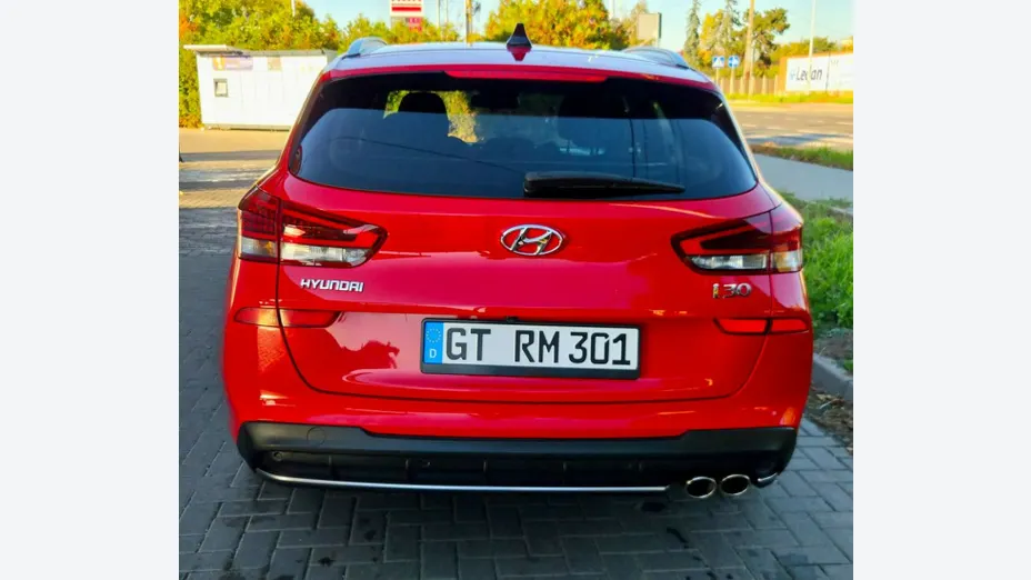 HYUNDAI i30 -
