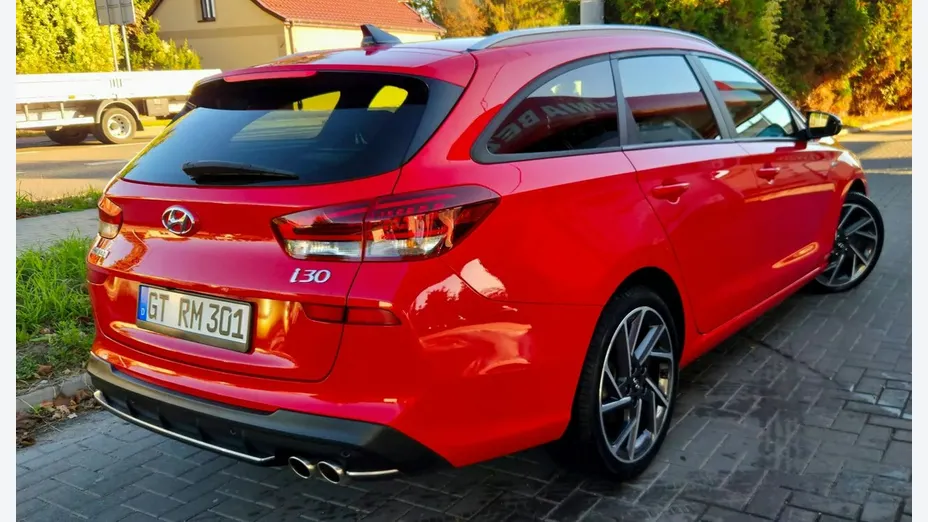HYUNDAI i30 -