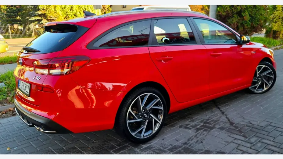 HYUNDAI i30 -