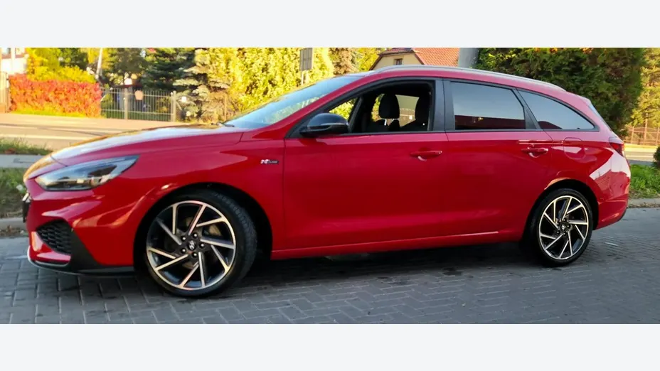 HYUNDAI i30 -