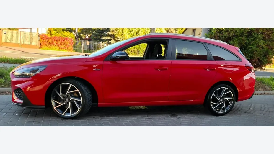 HYUNDAI i30 -
