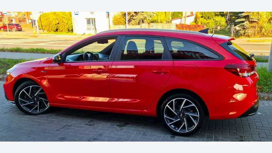 HYUNDAI i30 -