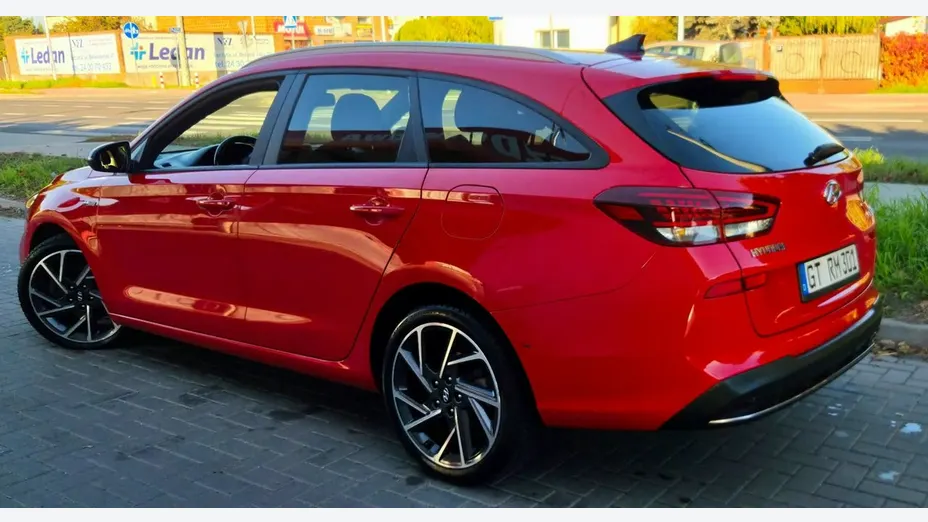 HYUNDAI i30 -