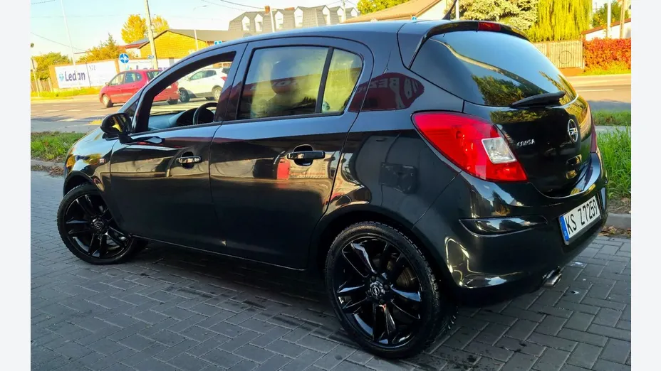 OPEL Corsa -