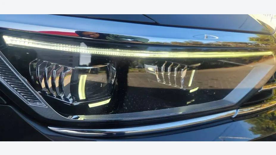 VOLKSWAGEN Passat -