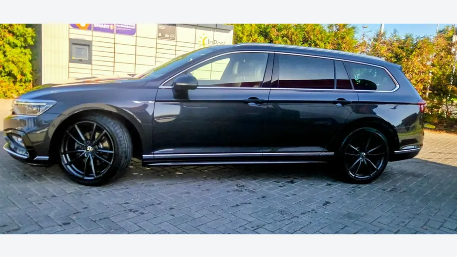 VOLKSWAGEN Passat -