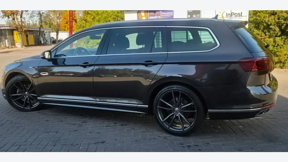 VOLKSWAGEN Passat -