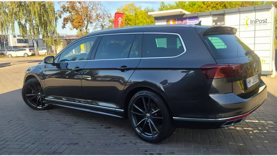 VOLKSWAGEN Passat -