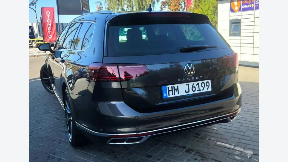VOLKSWAGEN Passat -