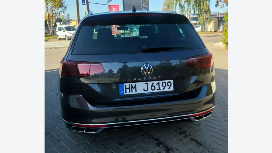 VOLKSWAGEN Passat -