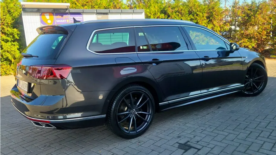 VOLKSWAGEN Passat -