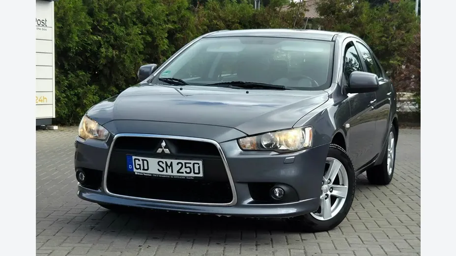 MITSUBISHI Lancer -
