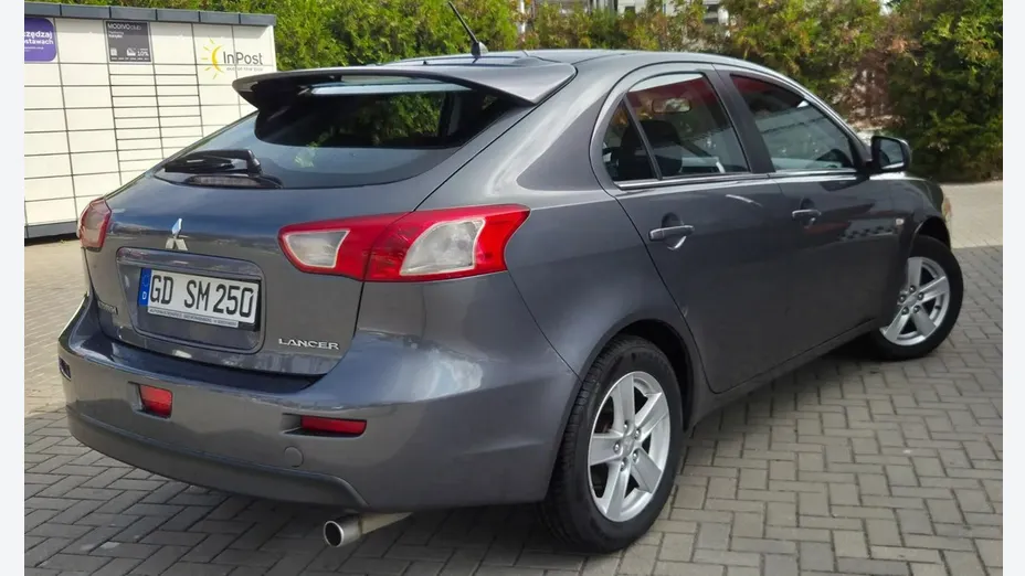 MITSUBISHI Lancer -