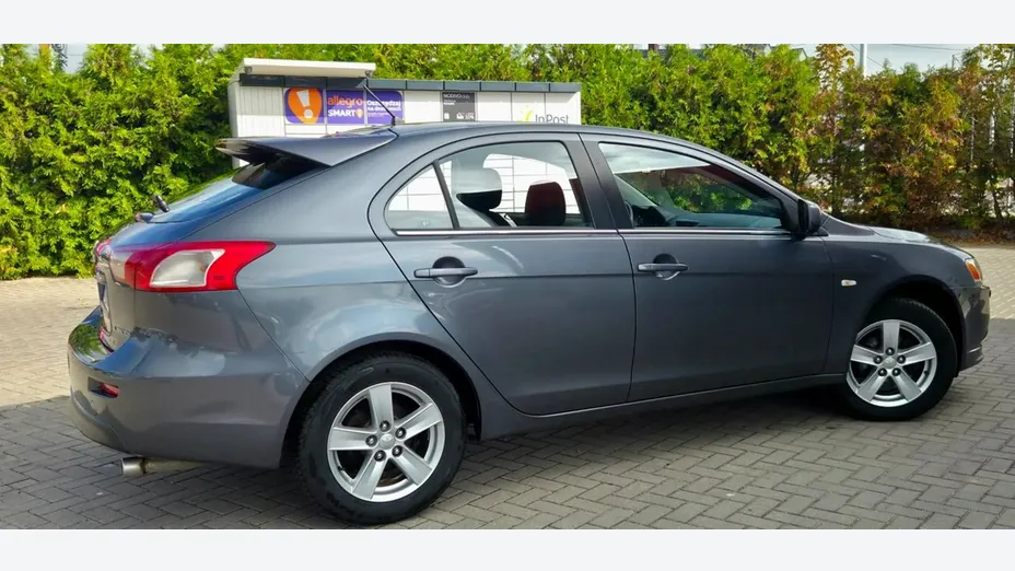 MITSUBISHI Lancer -
