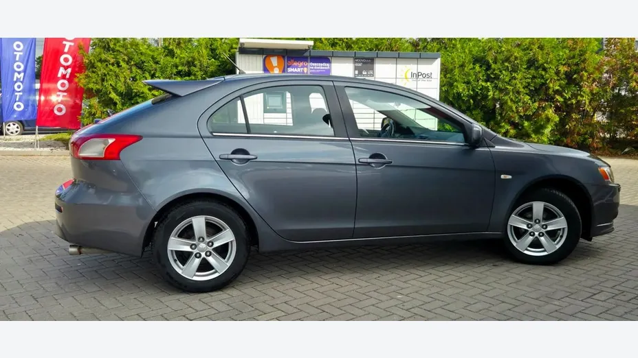 MITSUBISHI Lancer -