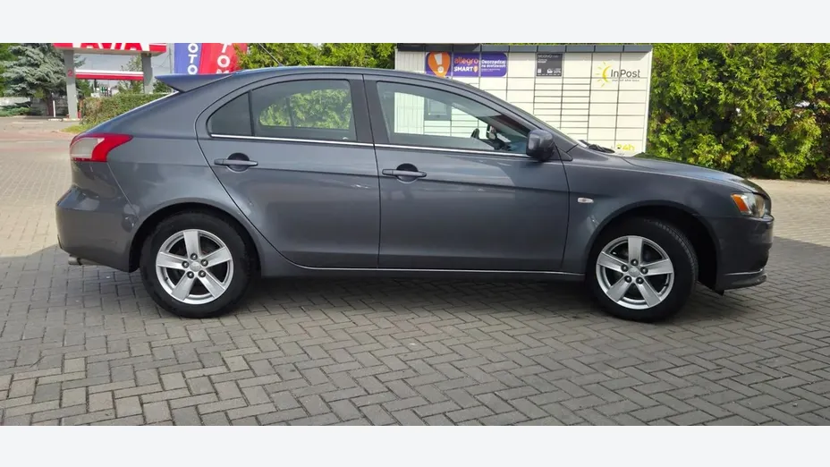 MITSUBISHI Lancer -