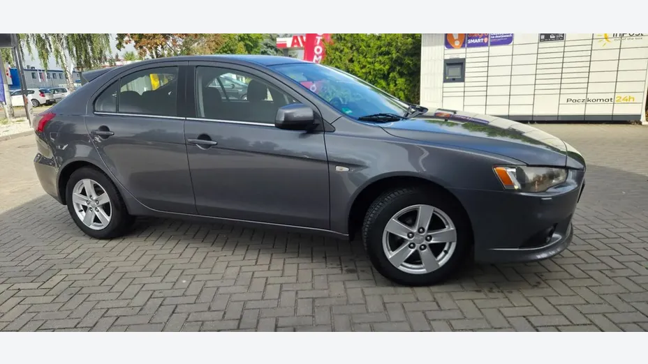 MITSUBISHI Lancer -