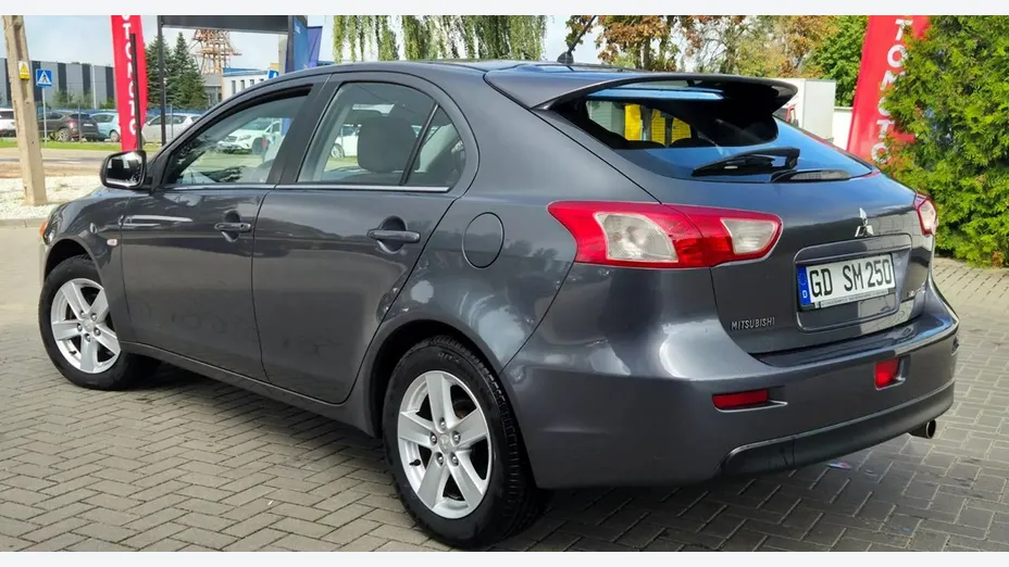MITSUBISHI Lancer -
