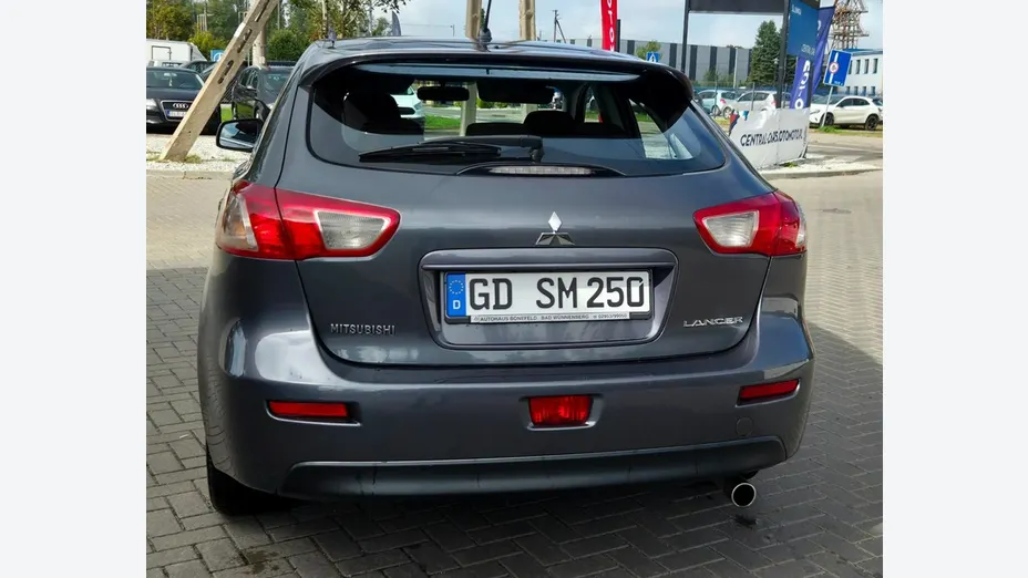 MITSUBISHI Lancer -
