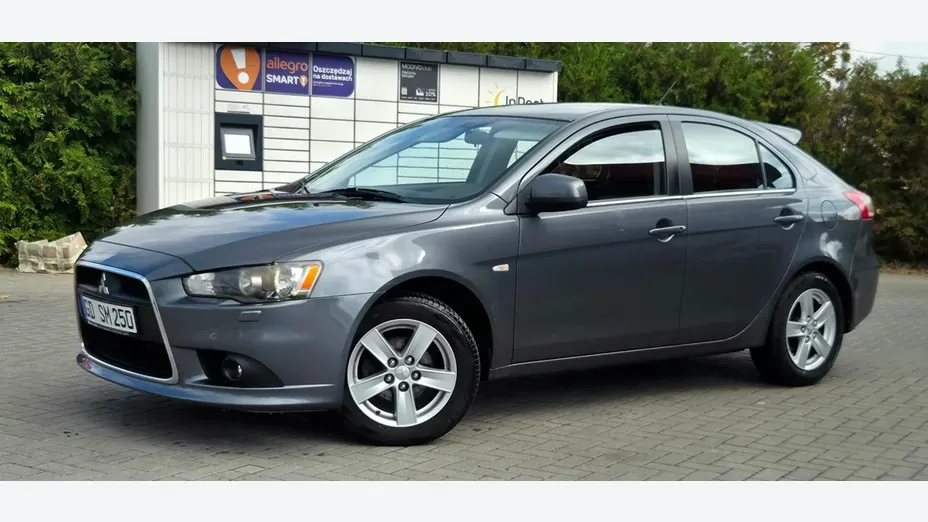 MITSUBISHI Lancer -