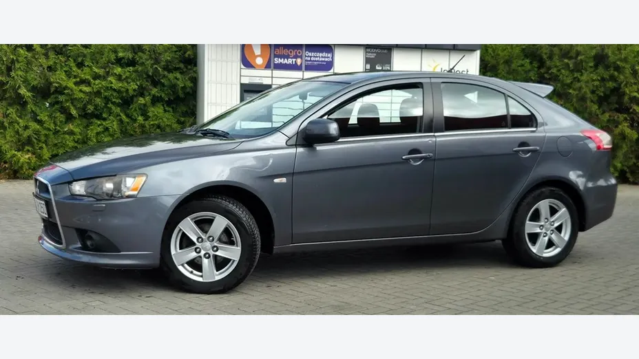 MITSUBISHI Lancer -