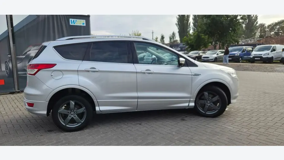 FORD Kuga -