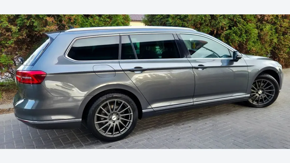 VOLKSWAGEN Passat -