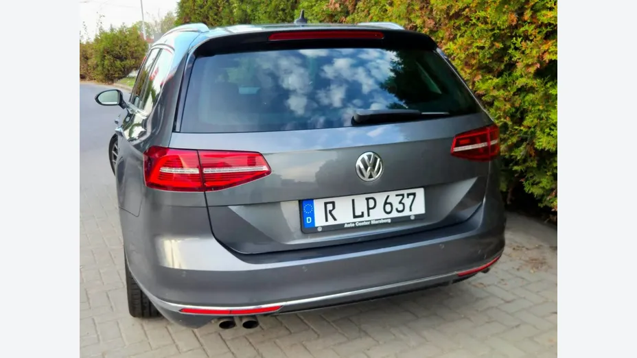VOLKSWAGEN Passat -